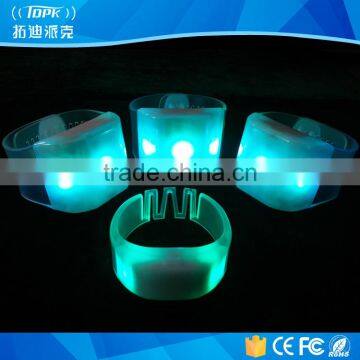 China factory remote controlled led wrist bands silicone glow