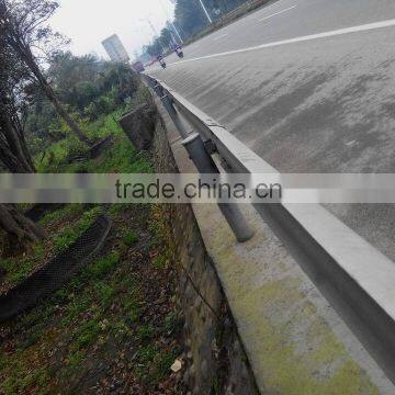 Very Very Durable W-beam Safety Powder Coated Guardrail/colored Crash Barrier photo-2