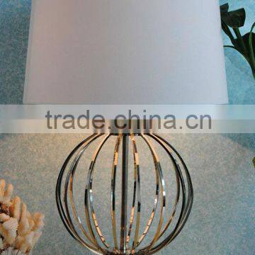 2015 Modern globe metal table lamp/desk lamp with shade and UL