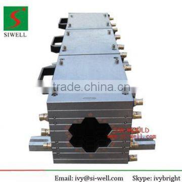 Plastic honeycomb pipe die