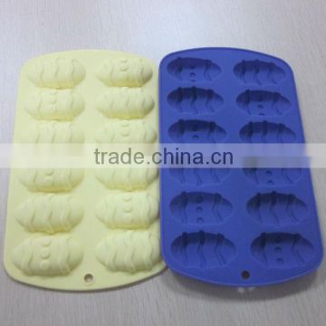 2014 hot selling Easter egg design silicone ice cube tray set