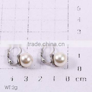 Guangzhou Factory Wholesale Elegant White Big Pearl Stud Earrings for Party photo-6