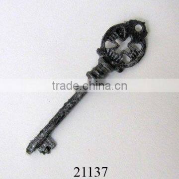 Manufacturer of Medieval Skeleton Reproduction Iron Keys