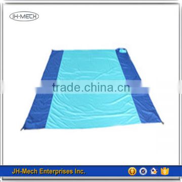 Customized wholesale foldable nylon beach blanket