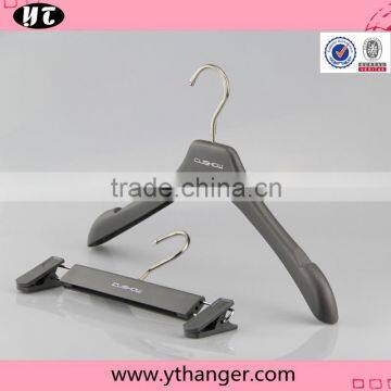 Fashion Matches Pastic Hanger for Luxury Garment photo-4