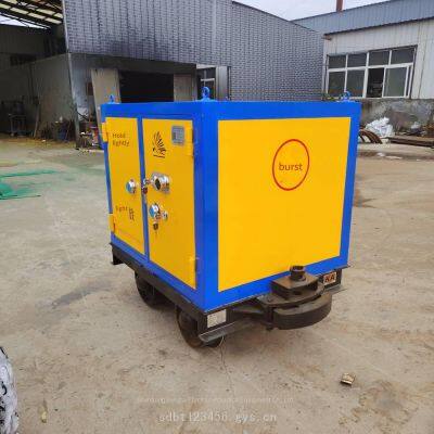 Mobile Explosive Goods Transport Vehicle, Underground Mine Explosive Vehicle, Tracked Hazardous Goods Transport Vehicle, Qilu Bangtai