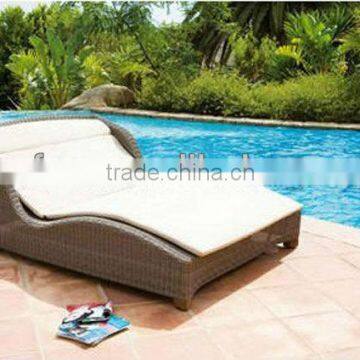 cast aluminum rattan swimming pool lounge chair