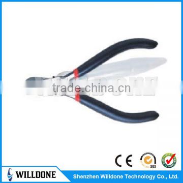 Diagonal cutting pliers with Cut Lead Catcher