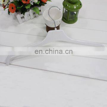 China Chaozhou Supplier White Plastic Hanger for Jacket