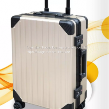 Flexible Rubber Handle Border / Metal Zipper Extra Large Suitcase