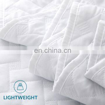 Delicate Multi Purpose Movable Woven 100% Microfiber Polyester Quilt Bedspread Set photo-5