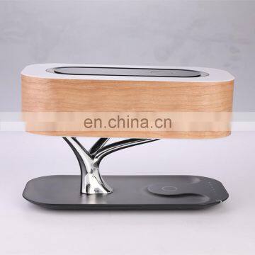 MESUN Warm white color wireless charging usb modern wooden desk table lamp with speaker