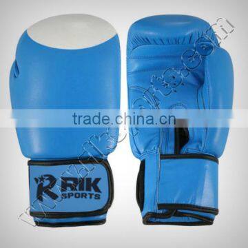 Boxing Gloves Cowhide Leather, Inside Machine mold with white target