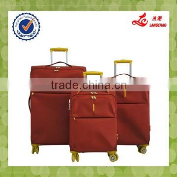 Red International Standard 4 Wheels Luggage Cheap Cabin Luggage