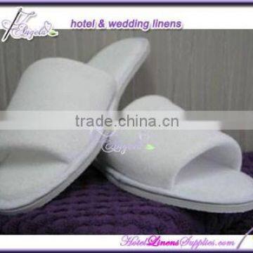 open-toe style wholesale cheap white terry slippers, white towelling slippers for hotels, spas