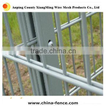 Hot dipped galvanised and powder coated twin wire surround mesh