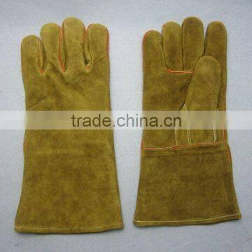 Cow split leather reinforced thumb welted welding glove