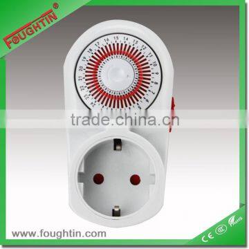 Plug-in mechanical programmable timer socket with EU plug