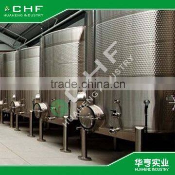 Wine tanks and fermenter for fermentation and storage of wine and other alimentary liquids