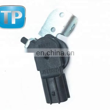 Patrol Crank Angle Sensor For Ni-ssan OEM 25977-DB00A J5T11371