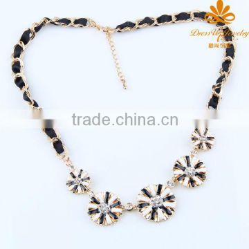 2013 hot sale fashion trendy jewelry flower pendant unique necklaces for women