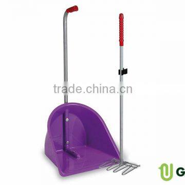 Plastic manure collector with rake