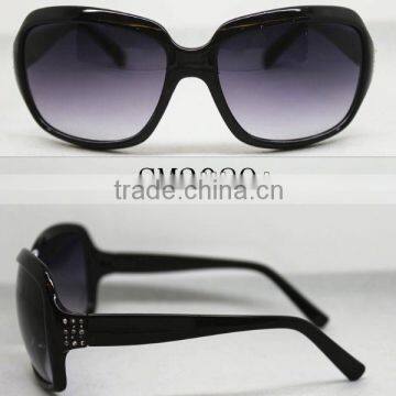 custom plastic sunglasses