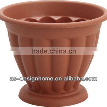 ROUND PLASTIC PLANTER