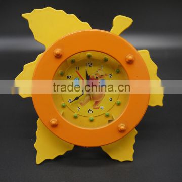 wholesale maple leaf shaped design table clock