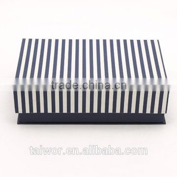 Custom High End Hinged Paper Gift Packaging Box for Suits and Scarf