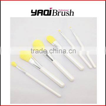 Essentials yellow nylon hair cosmetic brush set