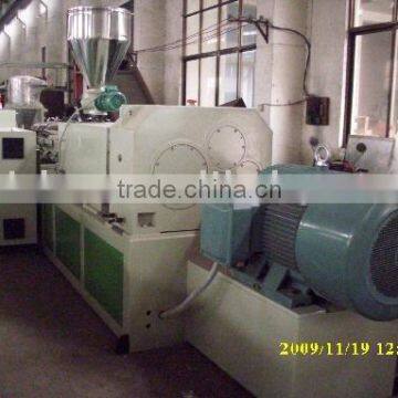 Double screw extruder