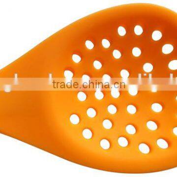 F01-4 2015 Hot Sale Silicone Kitchen Cooking Skimmer, Silicone Skimmer, Kitchen Skimmer With Wooden Handle photo-5