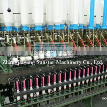 Automatic spinning roller sleeve pulling-on machine for spinner spinning frame roving machine