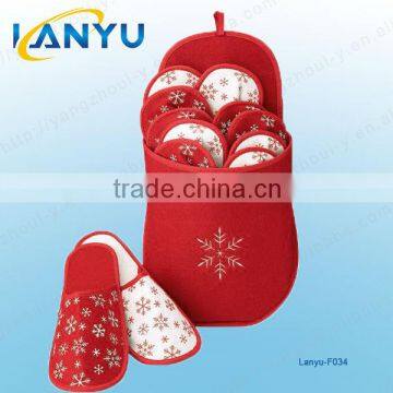 Preimum quality felt slippers set with snowflake embroidery