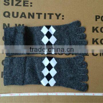 Zhu ji China Socks Manufacturer Wholesale OEM Service Cotton Comression Men Five Finger Toe New Design Socks
