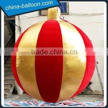 inflatable christmas ball/ red and gold color inflatable hanging christmas balloon