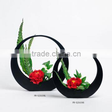 Indoor table artificial flowers with metal vase for home decoration                        
                                                Quality Choice
                                                                    Supplier's Choice