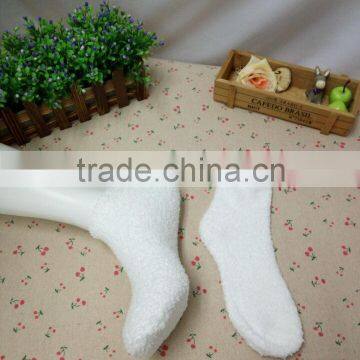 factory custom design cotton male's socks manufacturer supplier white socks special material