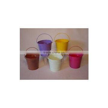 COLORFUL GARDEN BUCKETS assorted colors