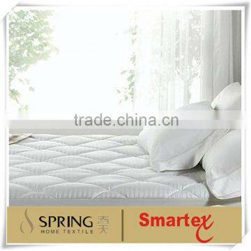 quilted mattress protector with elastic skirt