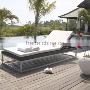 Nice design promotion rattan sun lounger