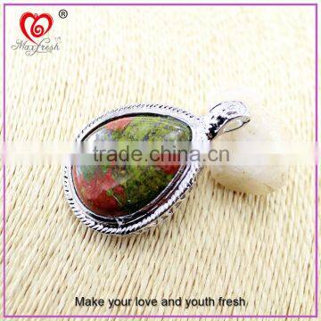 2016 new design real quartz stone pendant natural big stone pendant fashion real stone jewelry