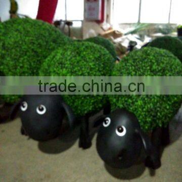 High quality China manufacture artificial topiary animal plastic sheep for decoration