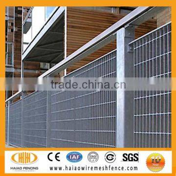 (ISO 9001)Chinese manufacturing new design fashional steel grills fence,decorative steel grating fence prices