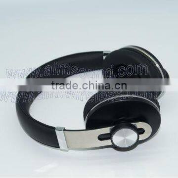 Noise cancelling bluetooth headset