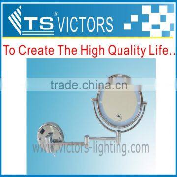 Extendable magnification mirror with LED