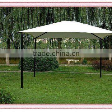 Polycarbonate hollow sheet covering steel structure carport