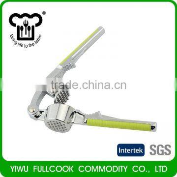 Top Sale Custom Design Soft Handle Aluminum Alloy Garlic Presser photo-3