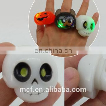 MCH-2337 New funny wholesale Halloween decoaration led sparkling ring customized plastic pumpkin ring